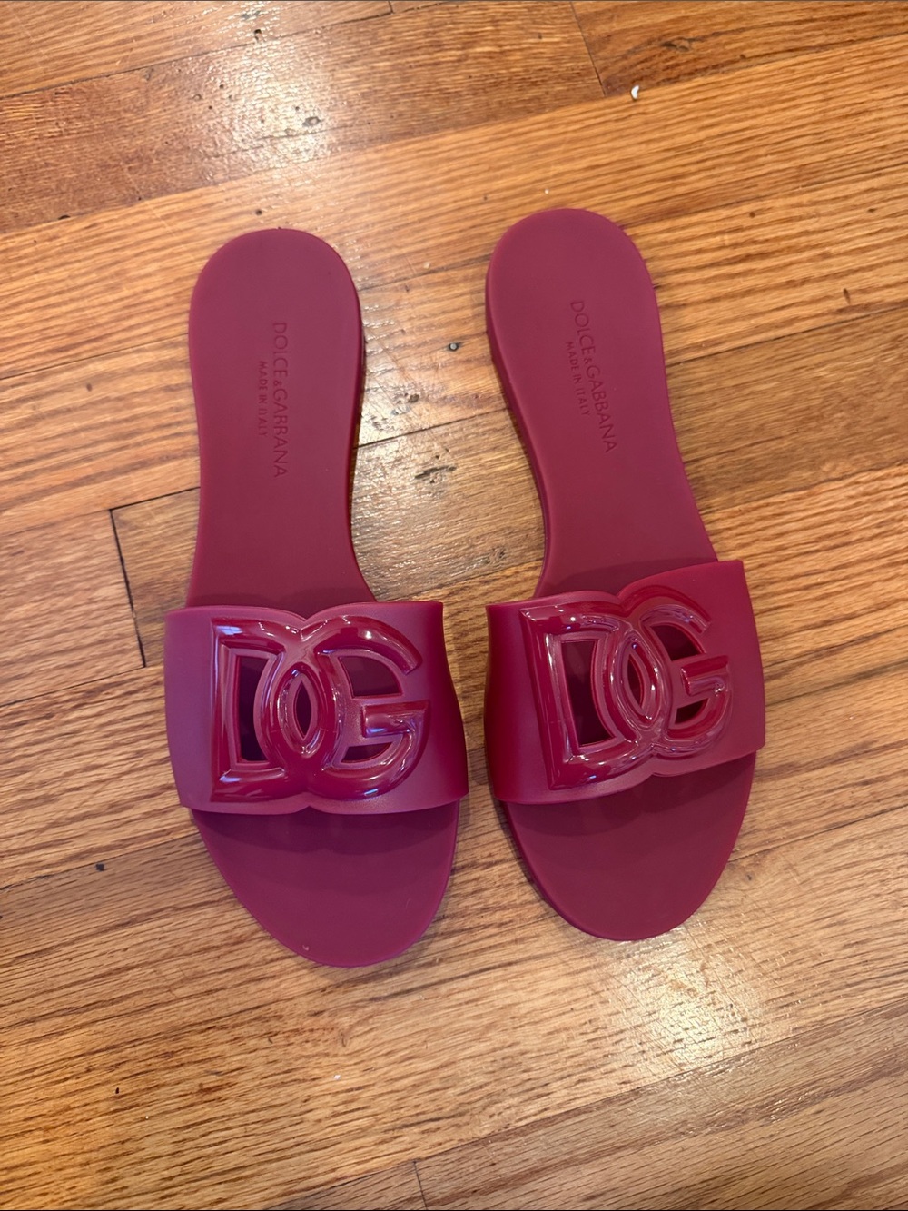 size 38 Dolce & Gabbana rubber women’s Fuchsia Logo Slide Sandals no box